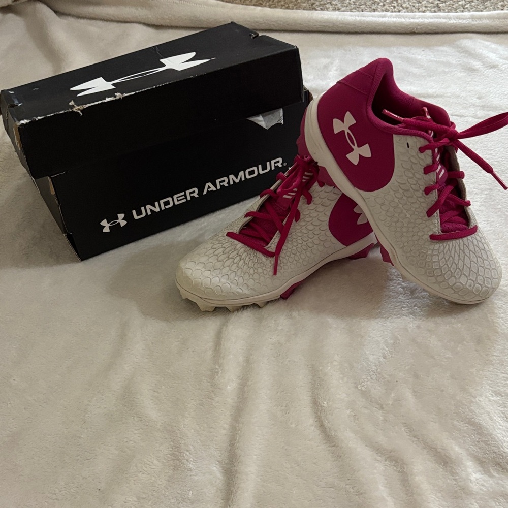 Under Armour White and hot pink sports cleets